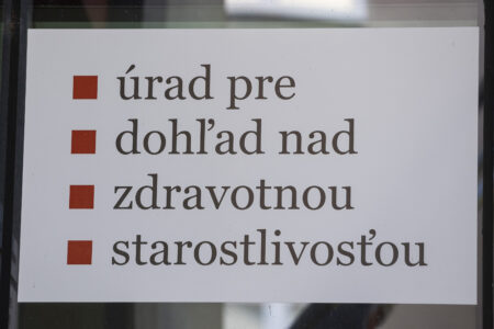 Anketa odborníkov: Prispelo by zrušenie ÚDZS k efektívnejšej kontrole?