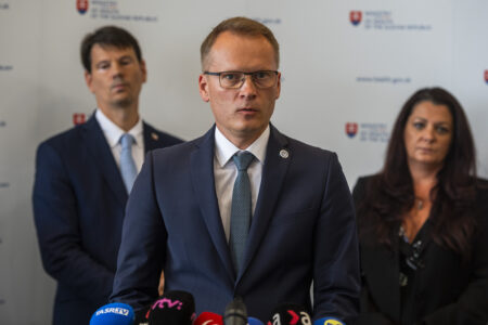 Pavel Oravec nebol právoplatne odvolaný z čela lekárskej komory, tvrdí advokát