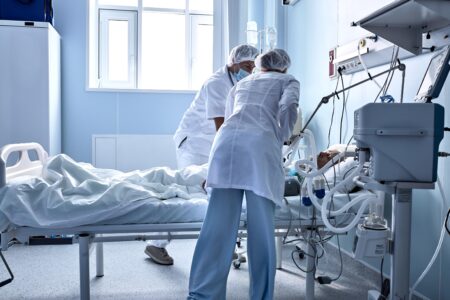Na reformu nemocníc sa valí jedna kritika za druhou