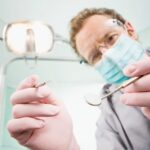 Ani zubní lekári nie sú spokojní s rozdelením peňazí. Pacienti možno zaplatia viac