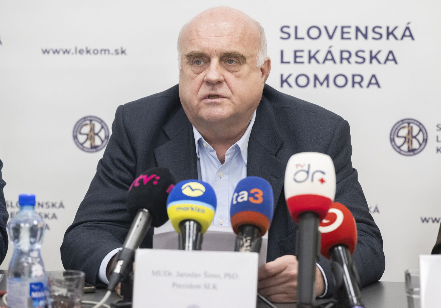 Nová vyhláška o kompetenciách sestier nerieši otázku zodpovednosti za liečbu, tvrdí lekárska komora