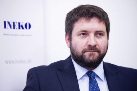 Koľko reálne zarábajú ambulantní lekári? Nová štúdia rozprúdila vášnivú diskusiu
