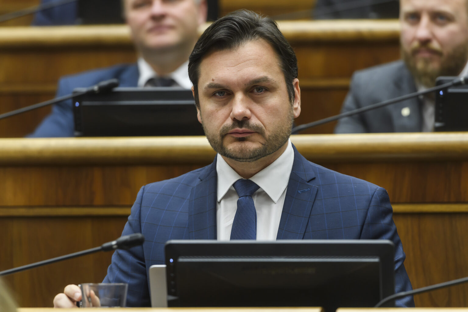 PS, KDH a hnutie Slovensko zbierajú podpisy na odvolanie Z. Dolinkovej