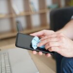 Pozor na dotykové obrazovky mobilov. Majú na sebe množstvo baktérií