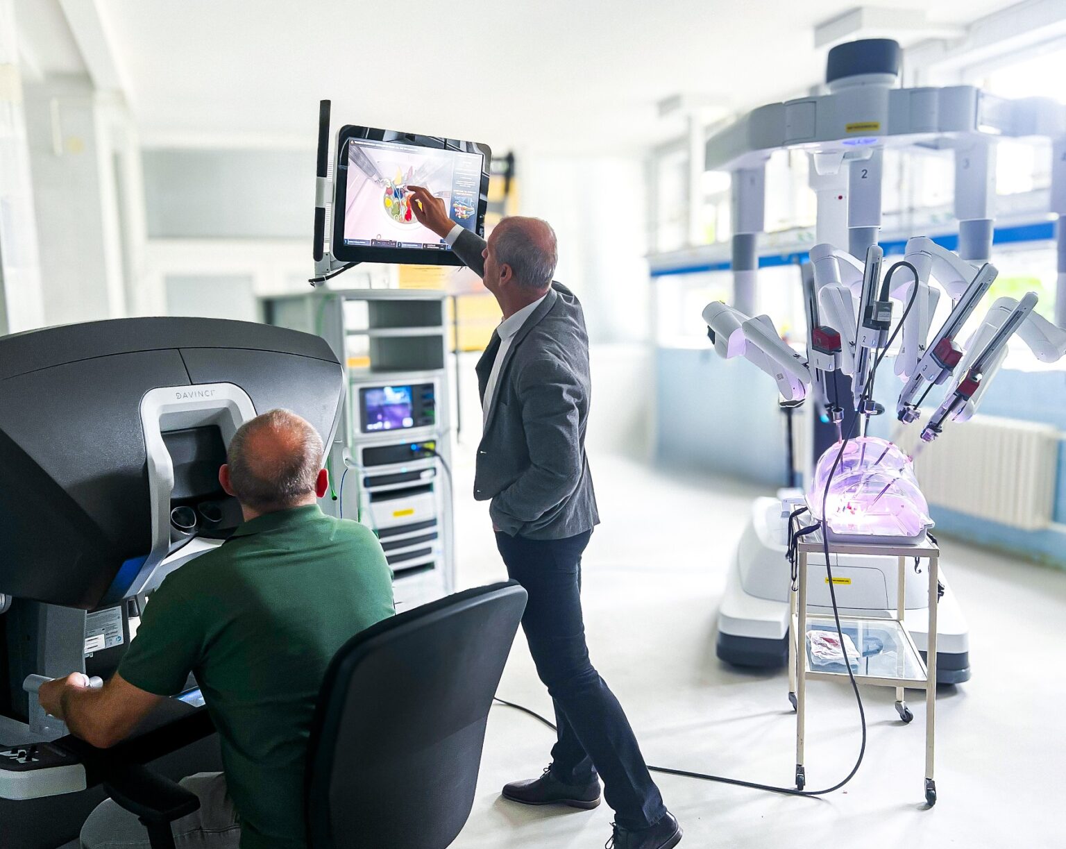 Prešovská nemocnica skúša robotický operačný systém, chce rozšíriť portfólio zákrokov