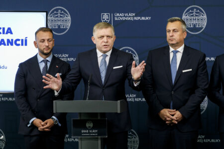 Dolinkovej odchod z vlády: Fico mlčí, Kaliňák je prekvapený