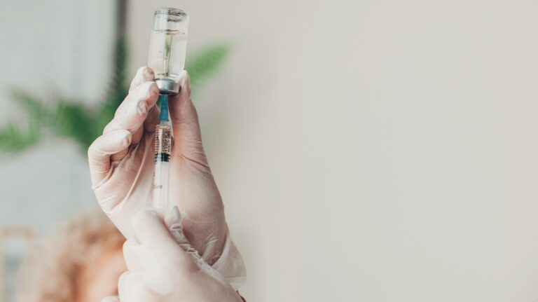 Očkovanie proti HPV výrazne znižuje riziko rakoviny. Dokonca aj u mužov, ukázala najnovšia štúdia