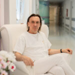 Riaditeľ nemocnice: Bežný človek, ktorý nemá niekoho známeho, je stratený