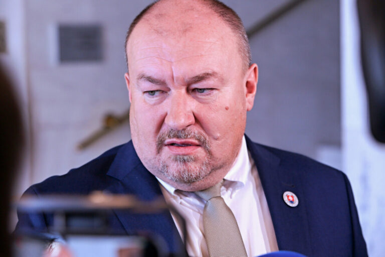 Huliakovci sa nebudú prezentovať ani hlasovať o zdravotníckych zákonoch v parlamente