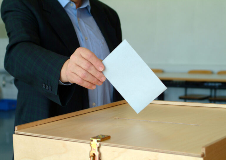 Komentár: Peter Visolajský si musí uvedomiť, že nemá mandát od voličov