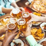Horúčavy zaťažujú pečeň viac, než si myslíte. Lekárka varuje pred grilovačkami, alkoholom aj sladkými nápojmi