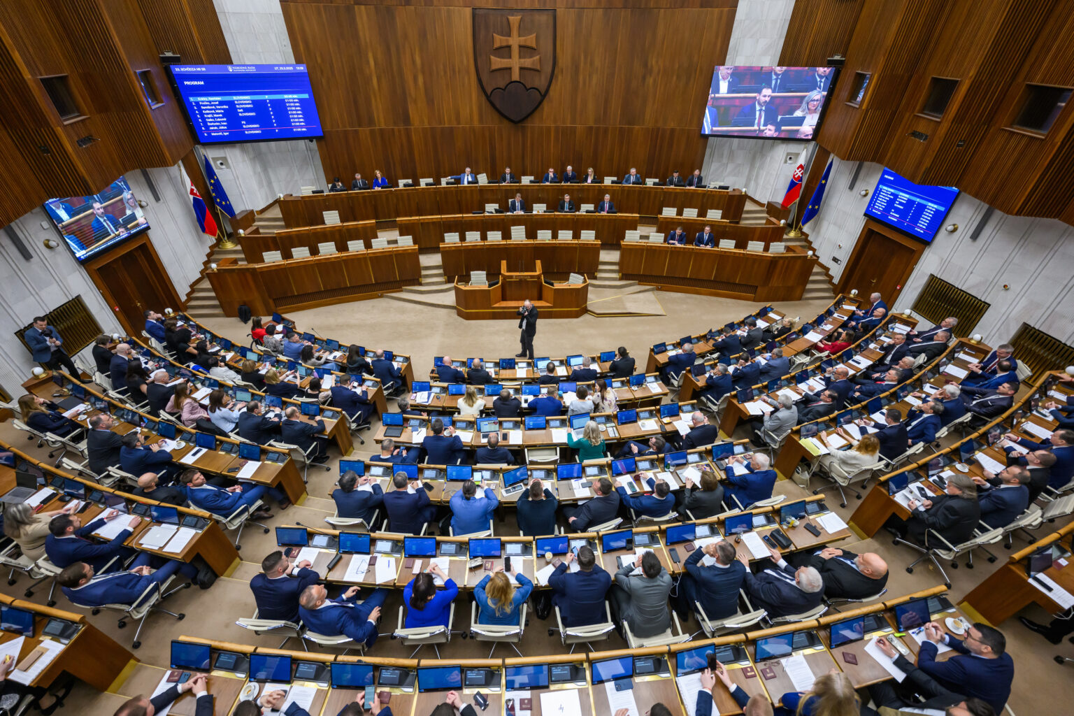 Nový zákon o duševnom zdraví nezvyšuje počty odborníkov ani neprináša viac peňazí, tvrdí opozícia