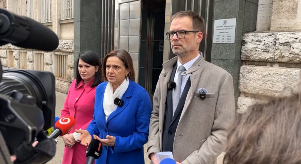 Liberáli podali na Kotlára trestné oznámenie pre výroky o génovej manipulácii