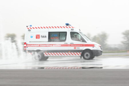 Falck sa vracia na Slovensko. Bude sa uchádzať o stanice záchrannej zdravotnej služby