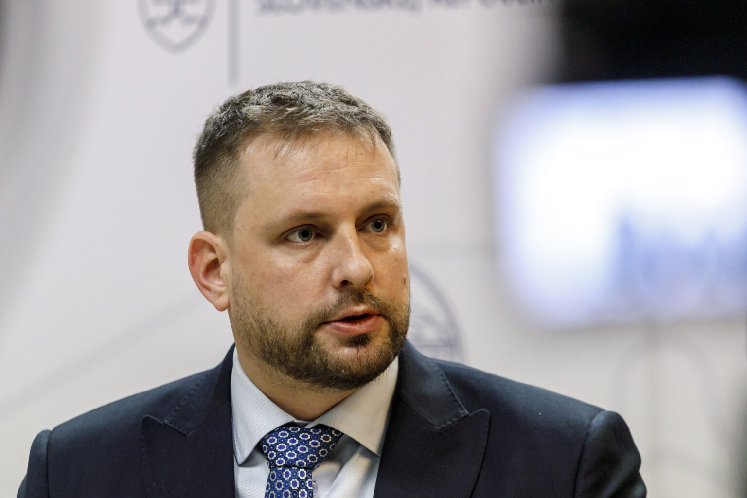 Minister Šaško garantuje bezproblémové fungovanie záchraniek. Kritiku opozície odmieta