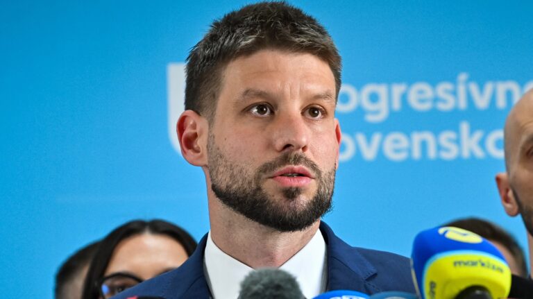 Ak Slovensko odmietne pandemickú zmluvu, Šaško musí skončiť. Podľa opozície je to krok do izolácie