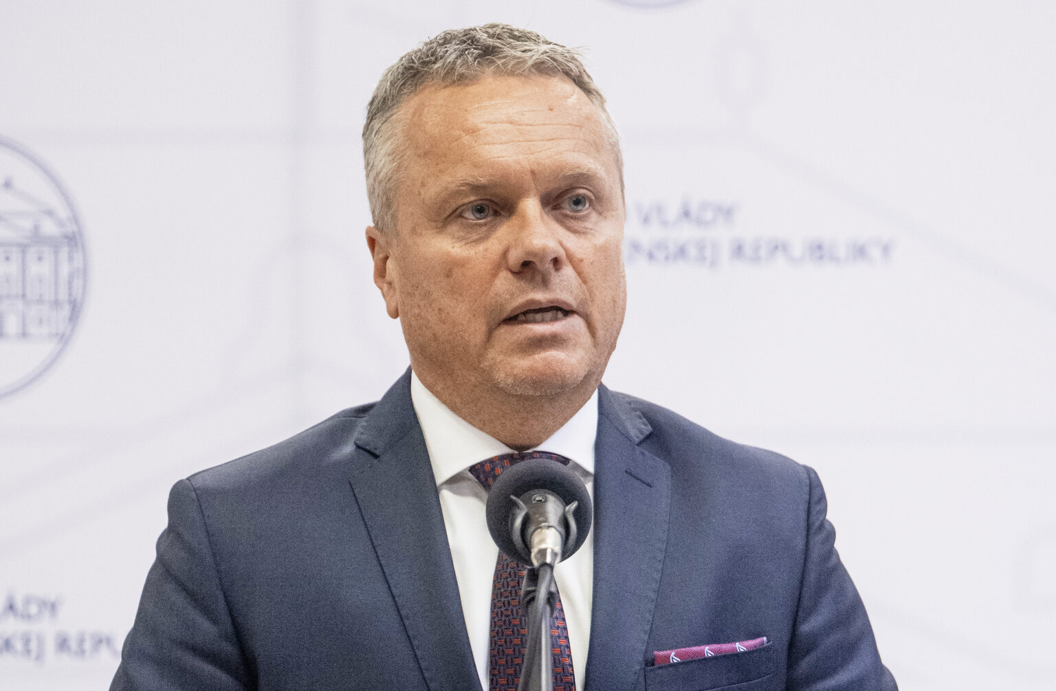 Zdravotníci regionálnych nemocníc poslali šéfovi NKÚ otvorený list. Nevyberáme si hrozienka z pacientov, odkazujú mu