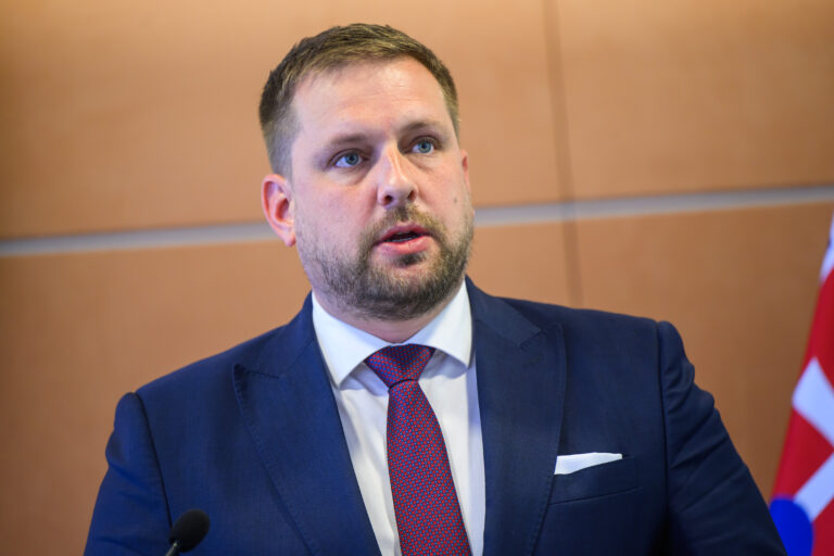 Analýzu poplatkov v ambulanciách zadala vypracovať ešte Dolinková. Šaško ju stále nezverejnil