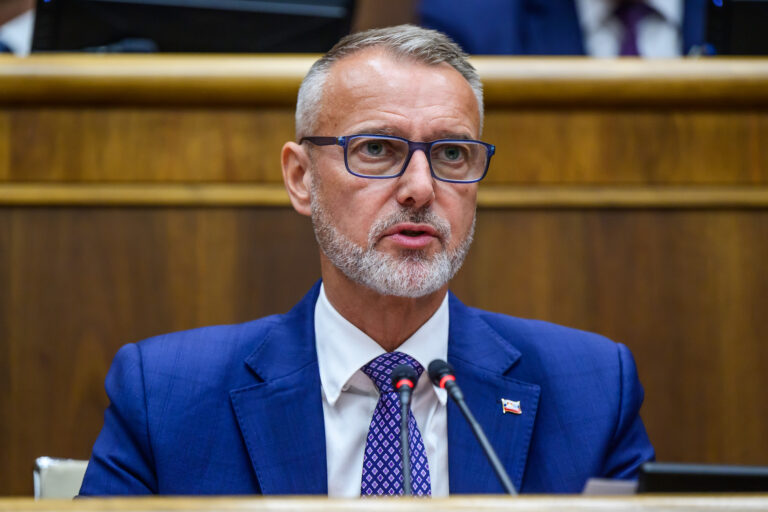 Budúcnosť záchraniek je neistá, po zrušení tendra sa podľa Rašiho hľadajú tri možné riešenia