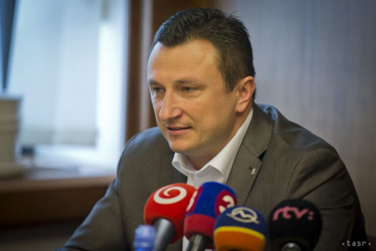 Penta odstúpila zo záchrankového tendra. Dôvodom je jeho netransparentný priebeh