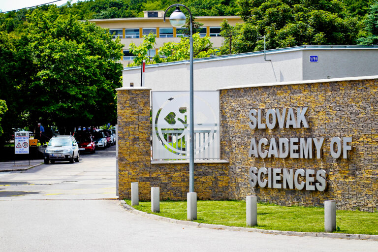 Slovenská rektorská konferencia vyjadrila podporu slovenským vedcom
