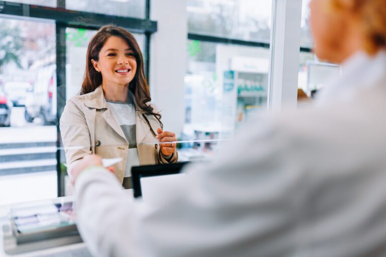 O cenu Lekárnik roka 2025 zabojuje 48 farmaceutov a farmaceutiek