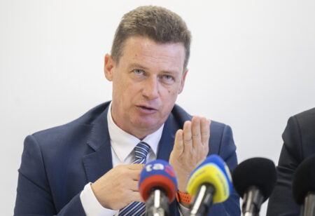 Chystá sa ďalšie oddlženie štátnych nemocníc, tvrdí asociácia nemocníc