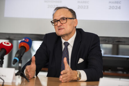 Výberové konanie na post riaditeľa krajských nemocníc vyhral Ľuboš Lopatka