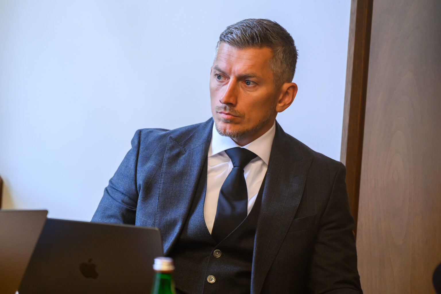 Poplatky u lekára? Dospievame k riešeniam, tvrdí štátny tajomník