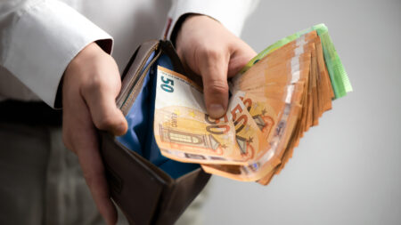 Medicínski technici označili rozhodnutie Šaška o mesačnom príspevku pre sestry ako diskriminačné