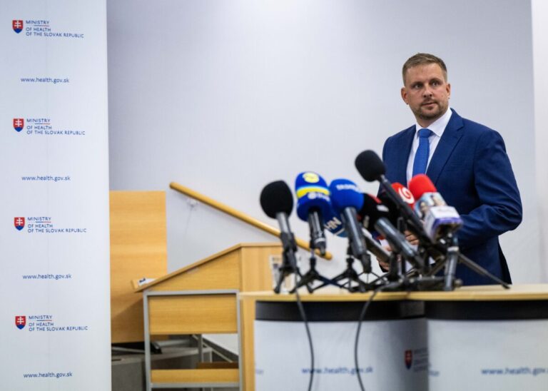 Minister zdravotníctva Šaško o tendri na záchranky zavádzal. Generálna prokuratúra potvrdila porušenia zákona