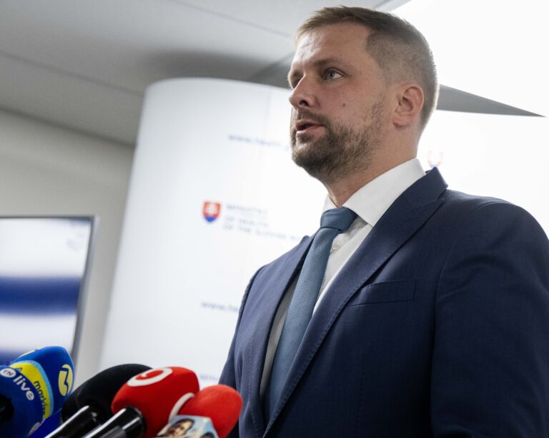 Šaško rozhodol o záchrankách. Pôjdu pod urgenty nemocníc