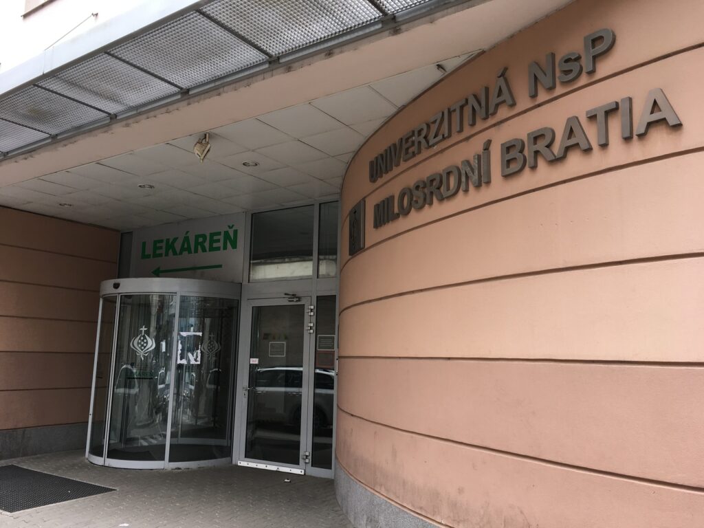 Nemocnica v Bratislave ohlásila hromadné prepúšťanie. Skončiť má 90 lekárov a sestier