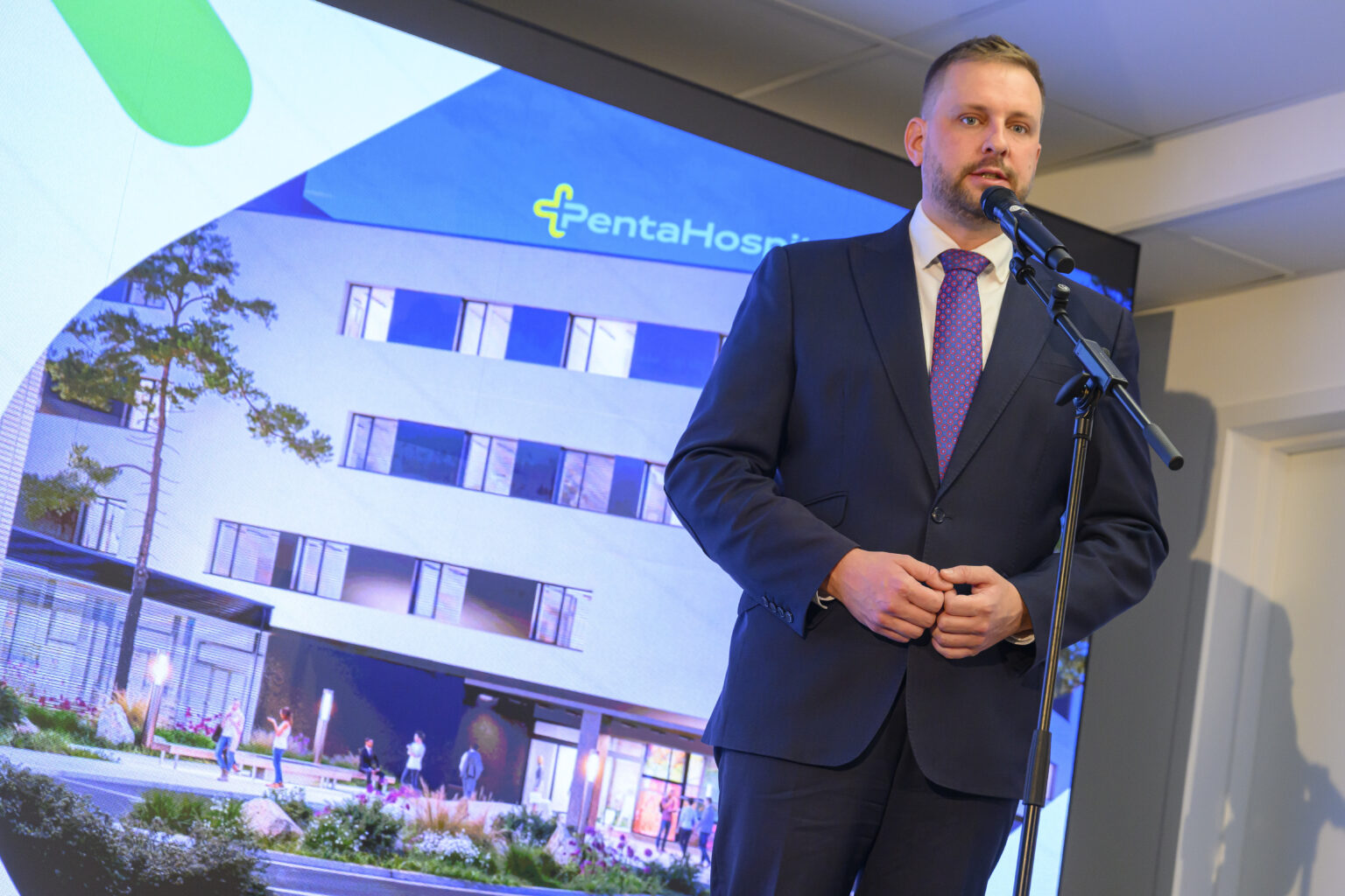 Fico a Šaško otvorili novú chirurgiu na Spiši. Nový nemocničný pavilón má hotovú aj hrubú stavbu