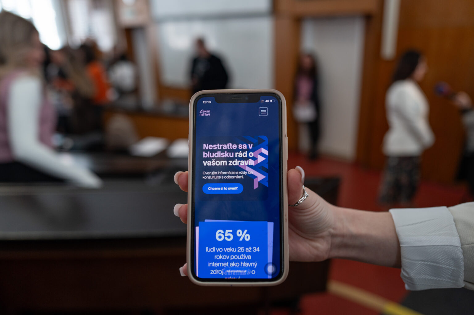 Očkovanie, alternatívna medicína či samodiagnostika. Lekári varujú pred dezinformáciami na internete