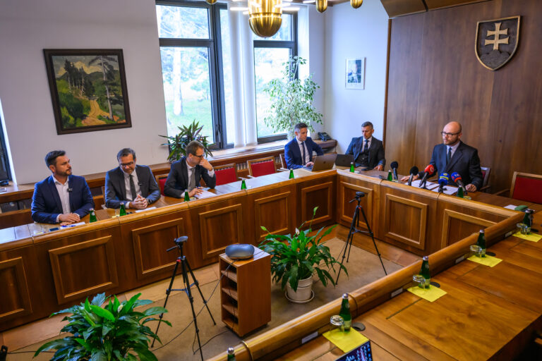 Zdravotnícky výbor o financovaní nových nemocníc nerokoval