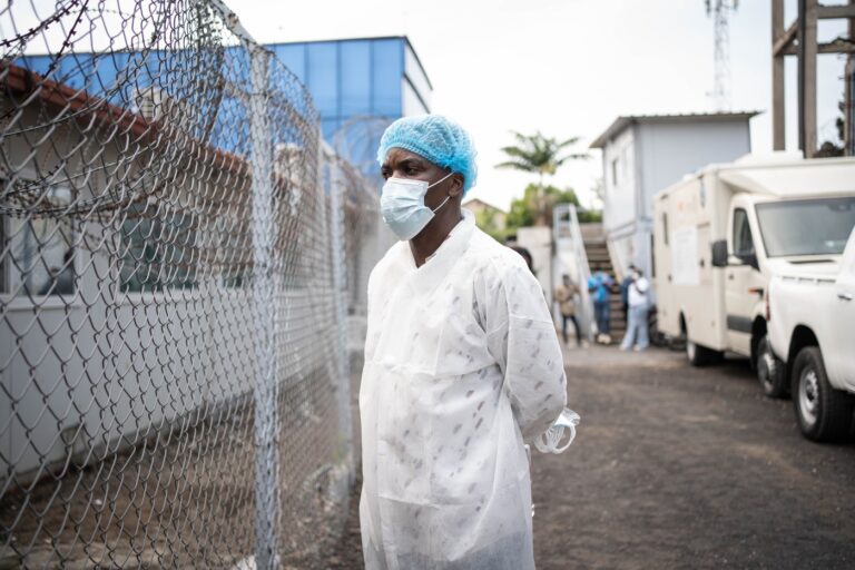 Ebola sa šíri v dvoch krajinách. WHO zatiaľ pandémiu nevyhlási