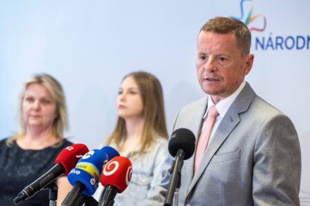 V NÚDCH vykonali prvú príbuzenskú transplantáciu obličky na jednom pracovisku