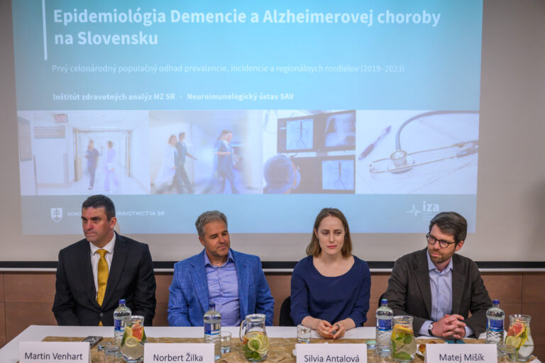 Prípadov demencie na Slovensku pribúda aj pre starnutie populácie