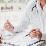 Pacientovi má lekára hľadať poisťovňa. Ambulantní lekári tvrdia, že zákon dostupnosť nevyrieši