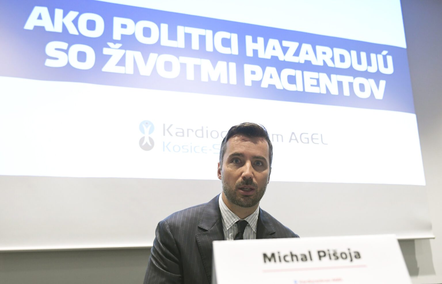Mocenský otras v Ageli. Spoločnosť mení vedenie, Pišoja prenecháva kreslo iným