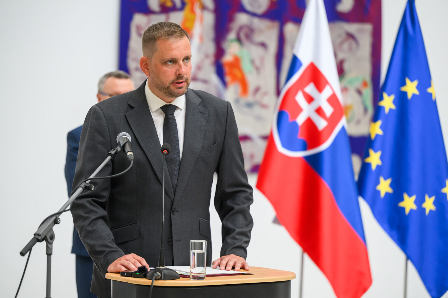Šaškov rezort zaplatí asi 250 klimatizácií do nemocníc, ANS namieta, že iba do štátnych