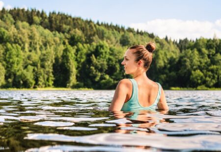 Zelená voda, sinice, neznáme prúdy: hygienici pripomínajú zásady bezpečného kúpania