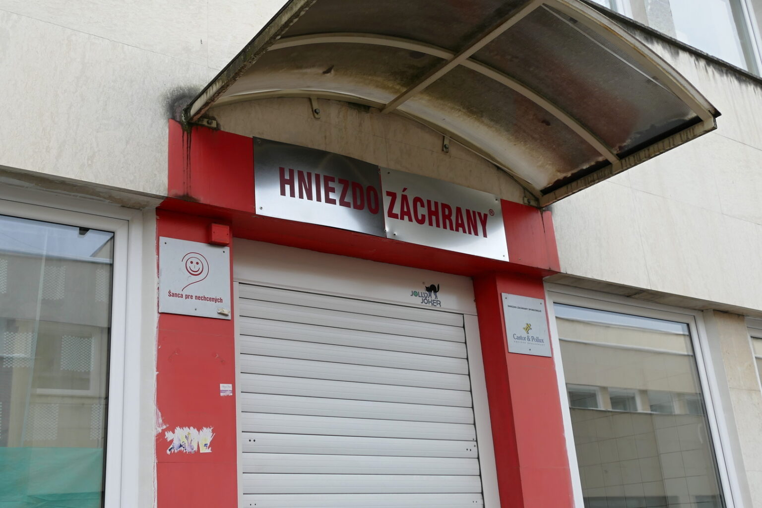 V žilinskej nemocnici našli v Hniezde záchrany novorodenca