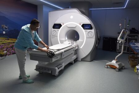 Spor o magnetické rezonancie pokračuje. Dôvera a PDG chystajú ďalšie rokovanie