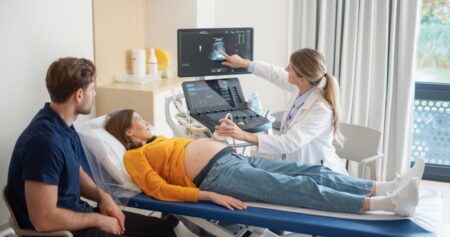 Tehotenská knižka aj ospravedlnenky do školy elektronicky. NCZI spustilo nové e-služby