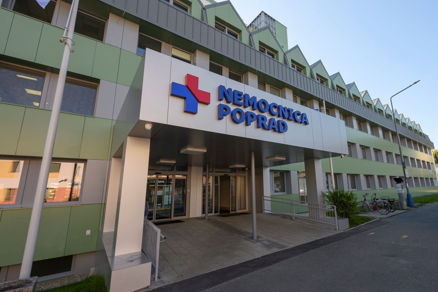 Popradská nemocnica získala po rekonštrukcii nové priestory aj vybavenie. Milióny išli z európskych fondov