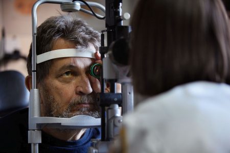 Nové inteligentné kontaktné šošovky z Číny môžu zjednodušiť monitorovanie a liečbu glaukómu