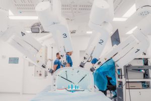 Zvolenská nemocnica plánuje od polovice septembra stovky robotických operácií